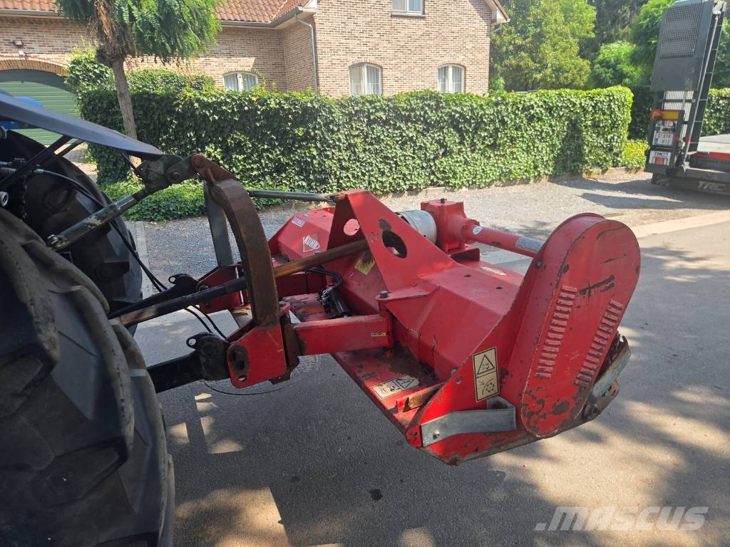 Kuhn WHU 230 جزازات وأغطية المراعي