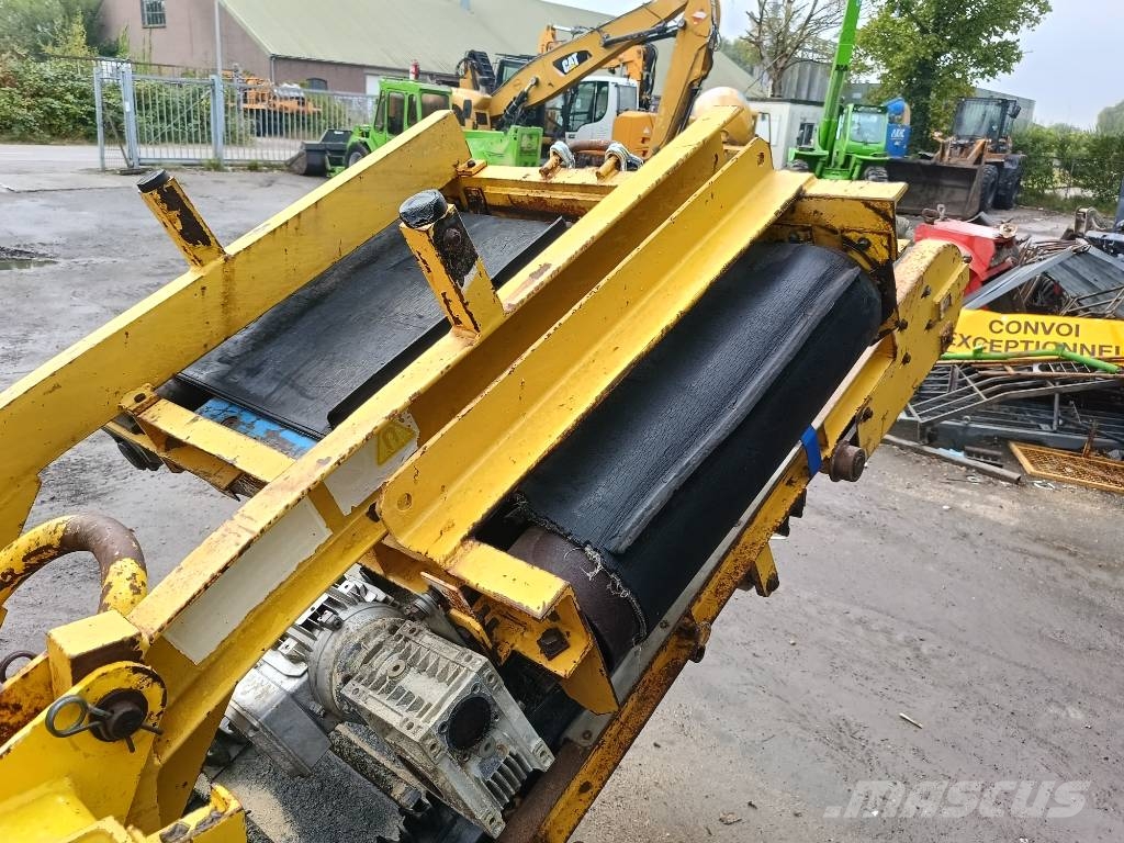 Rubble Master RM 60 crusher vergruizer roterend rotor haakarm Mobile crushers