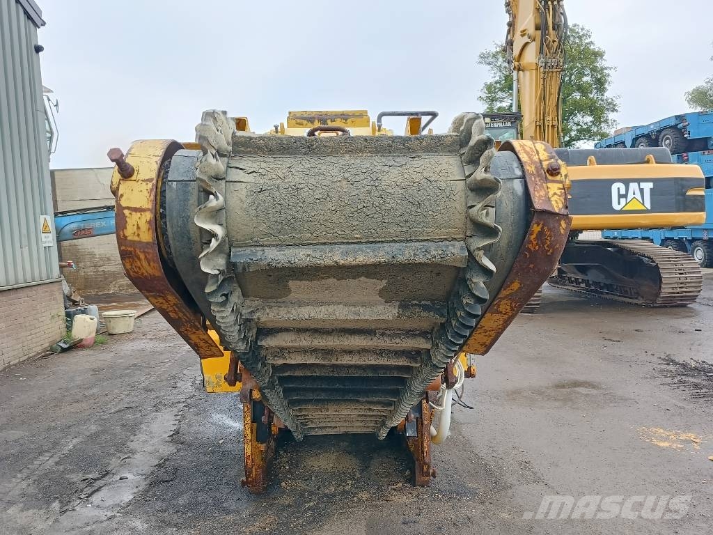 Rubble Master RM 60 crusher vergruizer roterend rotor haakarm Mobile crushers