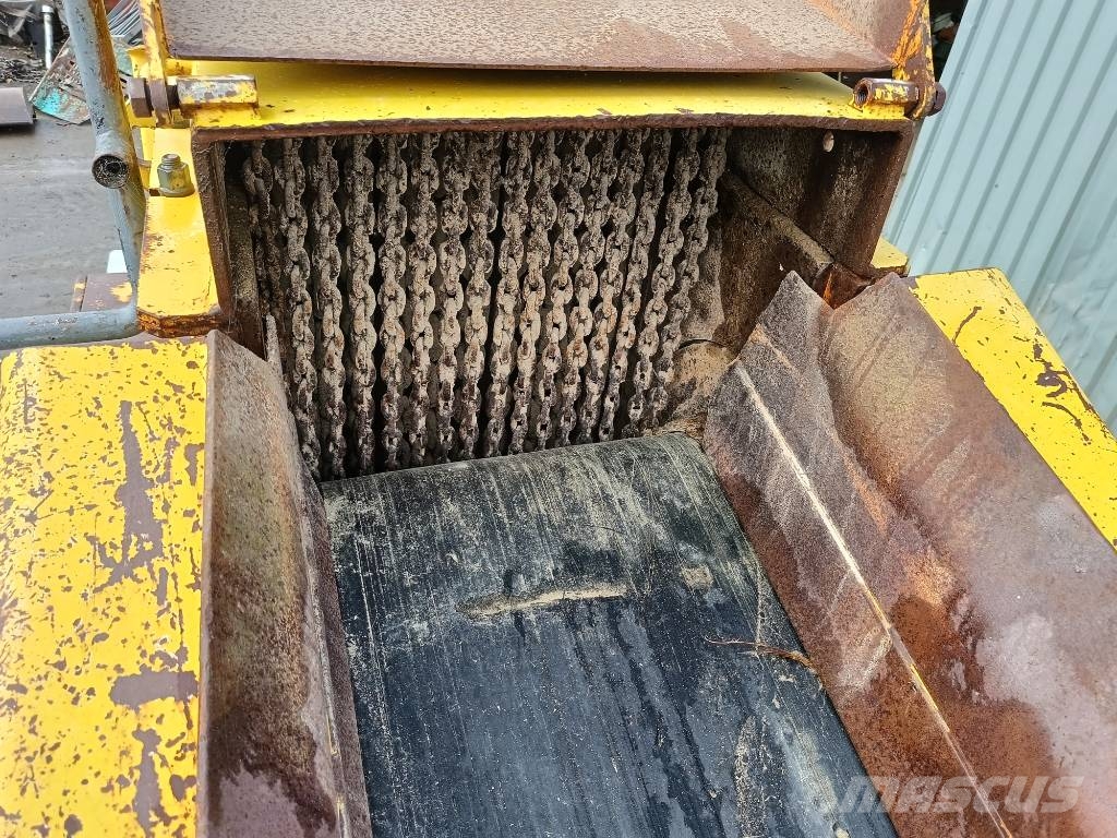 Rubble Master RM 60 crusher vergruizer roterend rotor haakarm Mobile crushers