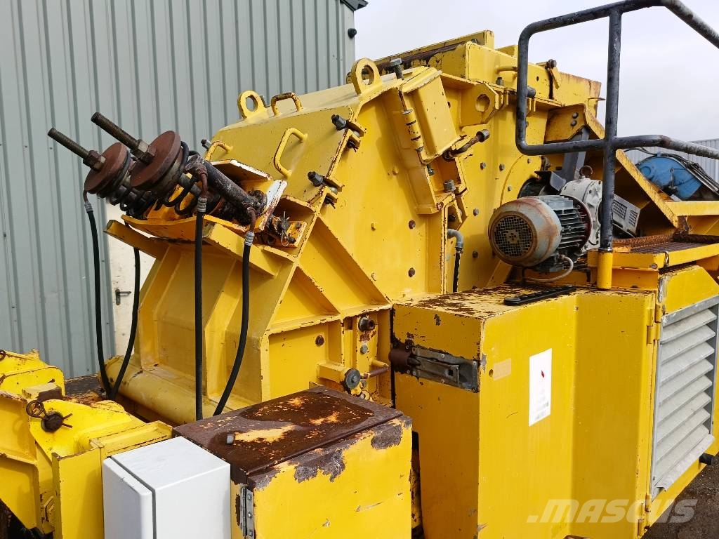 Rubble Master RM 60 crusher vergruizer roterend rotor haakarm Mobile crushers