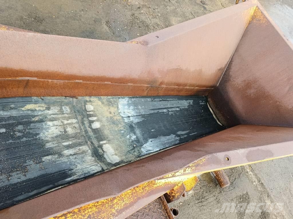 Rubble Master RM 60 crusher vergruizer roterend rotor haakarm Mobile crushers