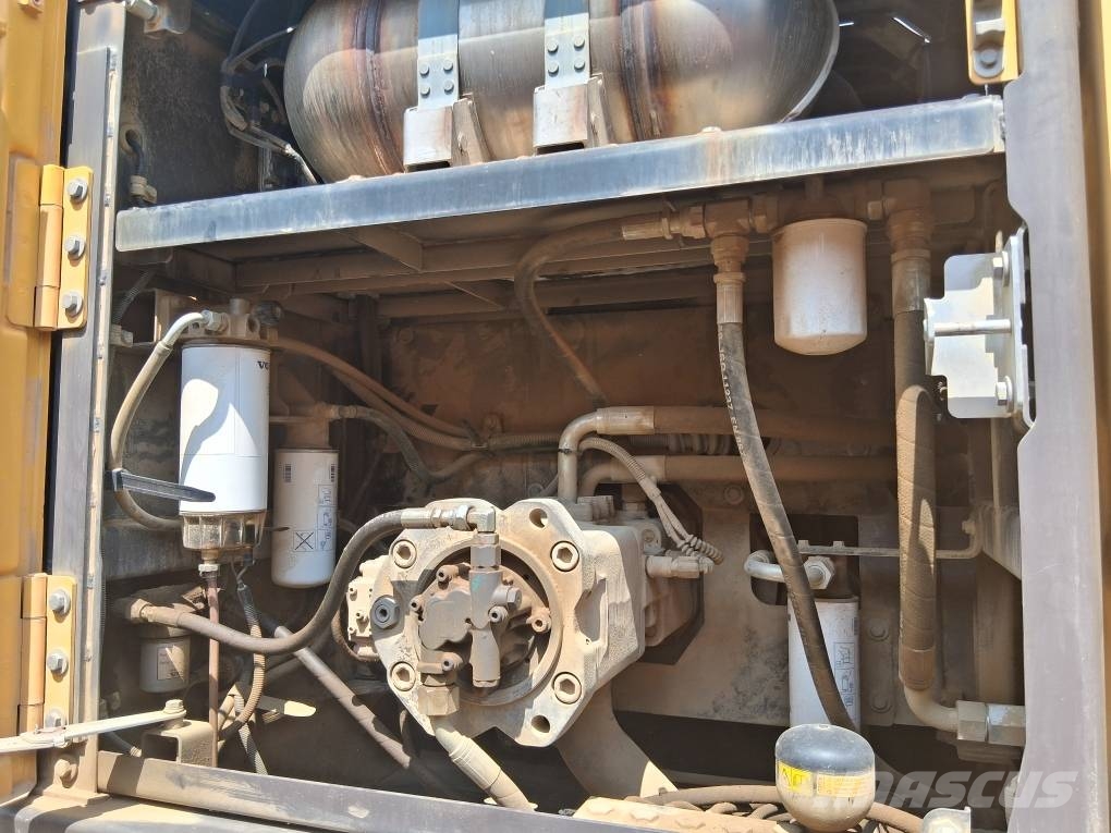 Volvo EC 300 E حفارات زحافة