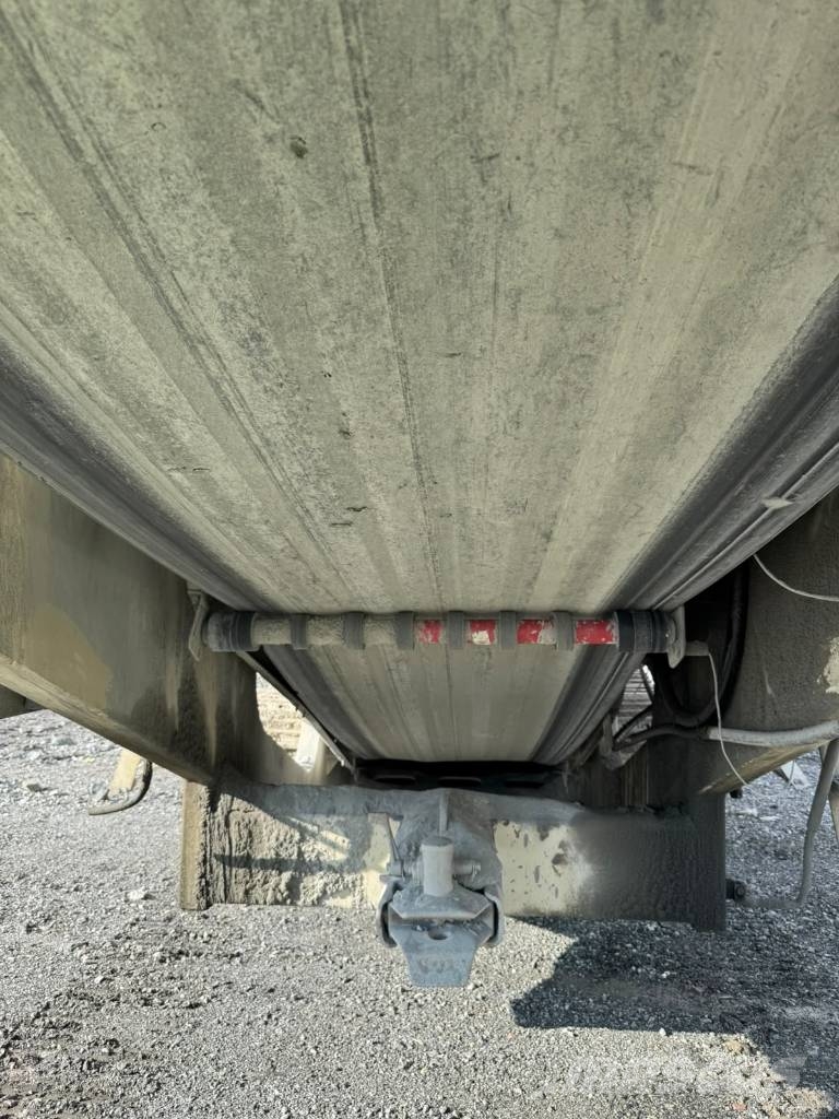 Metso 110 自走式スクリーン
