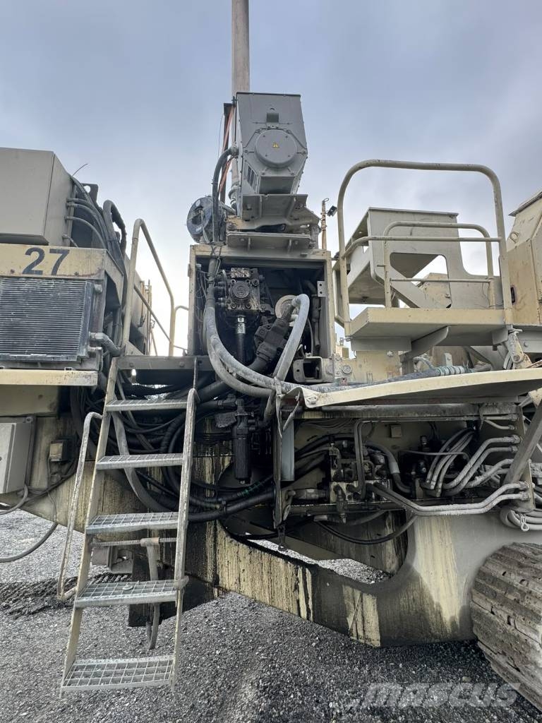 Metso 110 自走式スクリーン