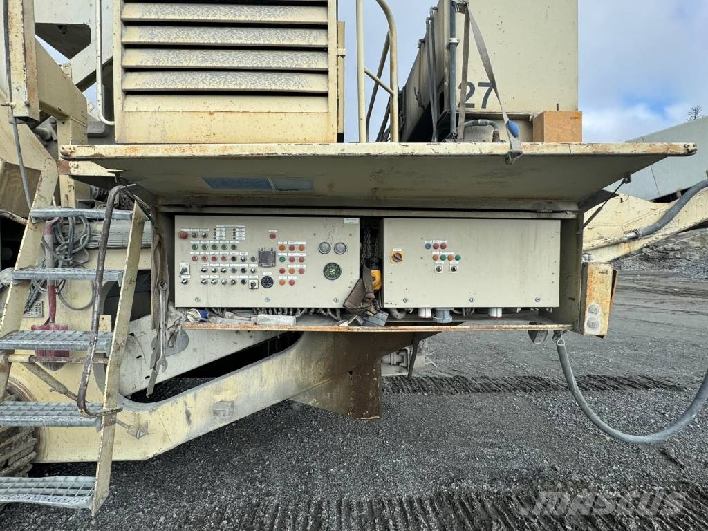 Metso 110 自走式スクリーン