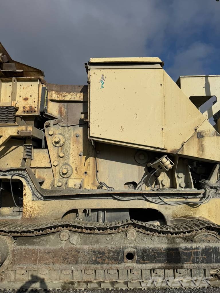 Metso 110 自走式スクリーン