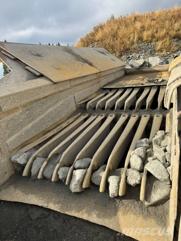 Metso 110 自走式スクリーン