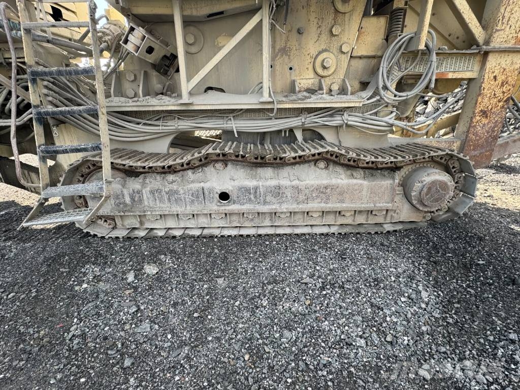 Metso 110 自走式スクリーン