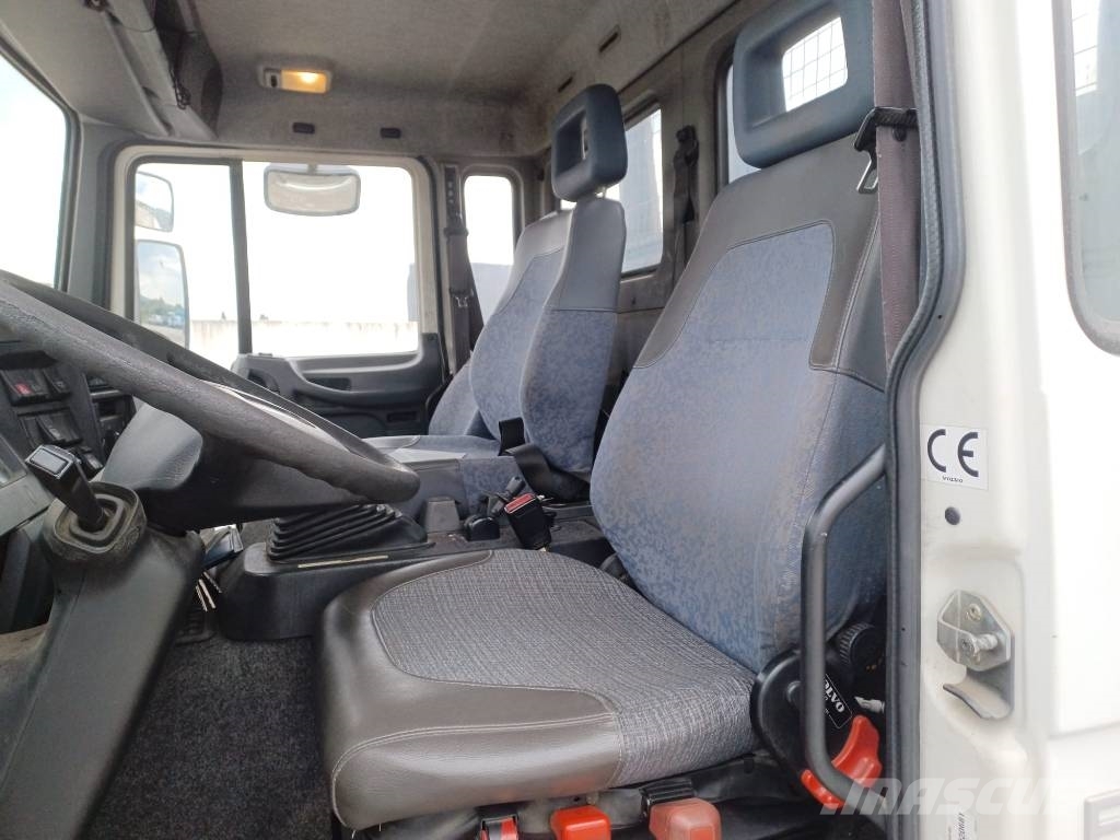 Volvo FL6 180 Camiones de cama baja