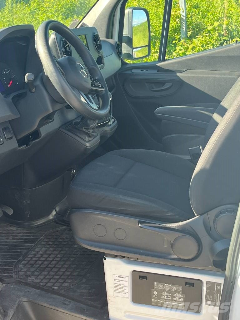 VERSALIFT VTX-240.3 Teherautóra szerelt emelők és állványok