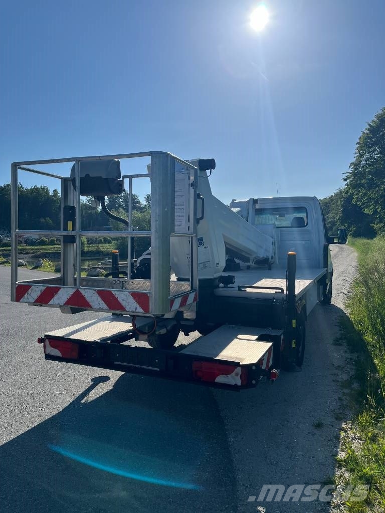 VERSALIFT VTX-240.3 Teherautóra szerelt emelők és állványok
