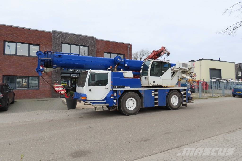 Liebherr LTM 1040-2.1 A/T 크레인
