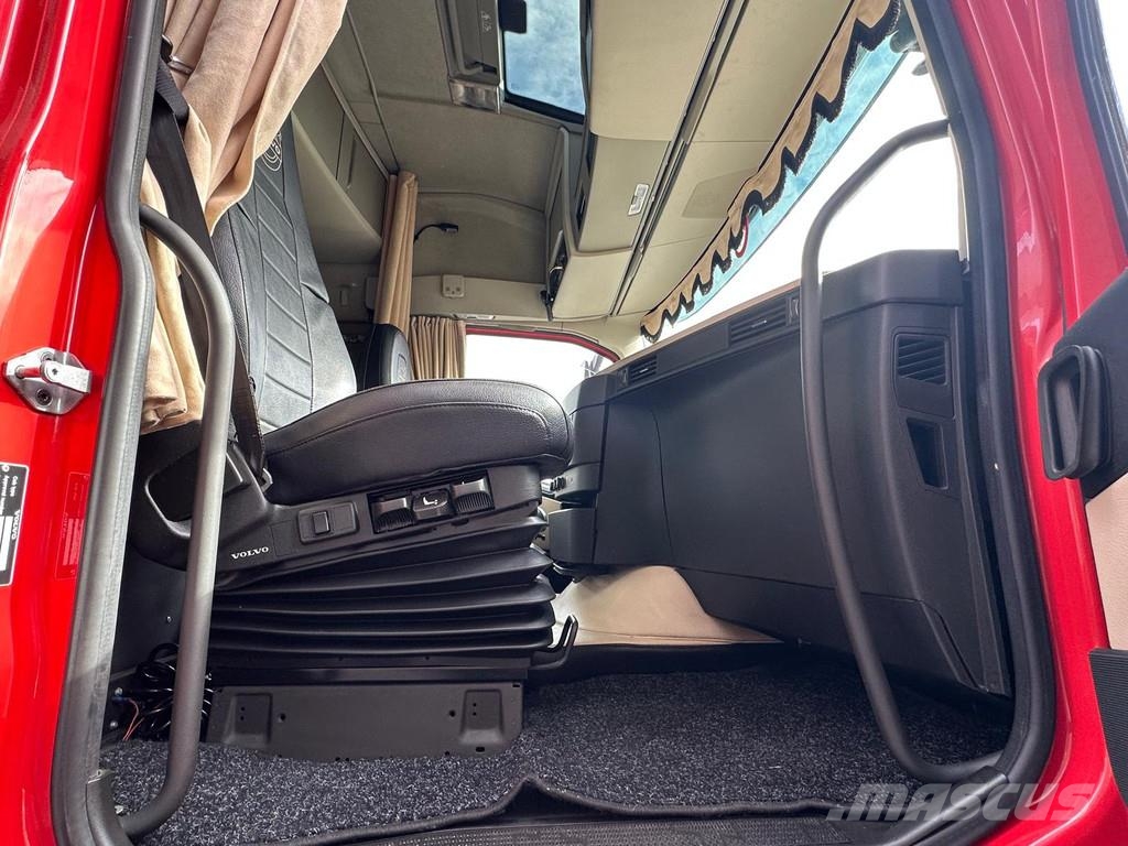 Volvo FH 500 8X2 TREKKER BAKWAGEN +PALFINGER PK 8802 EH Kranen voor alle terreinen
