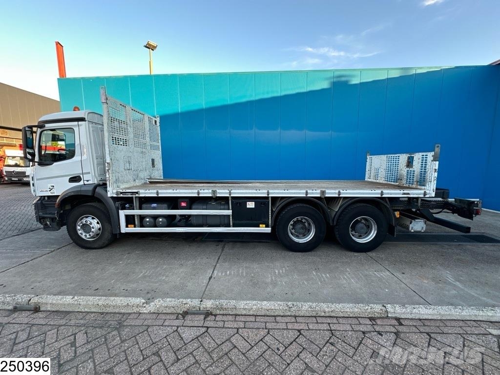 Mercedes-Benz Arocs 2636 EURO 6, 6x4, PTO, Steel suspension Platte bakwagens