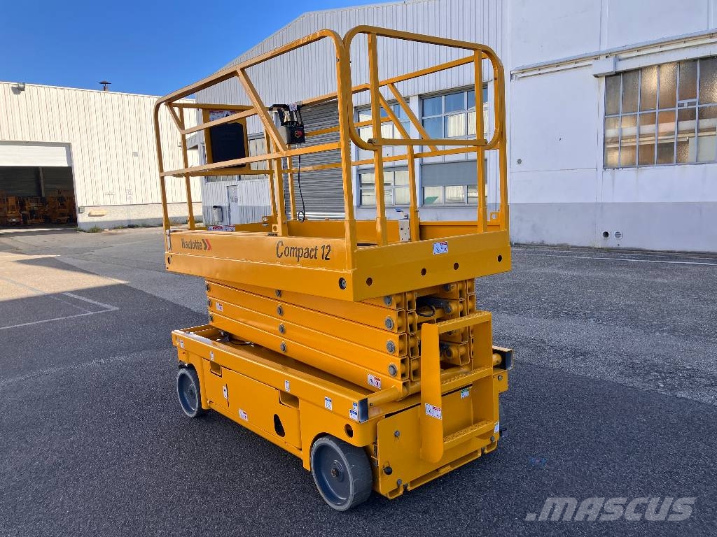 Haulotte COMPACT12 - NEW BATTERIES 2 NEW WHEELS Scheren-Arbeitsbühnen