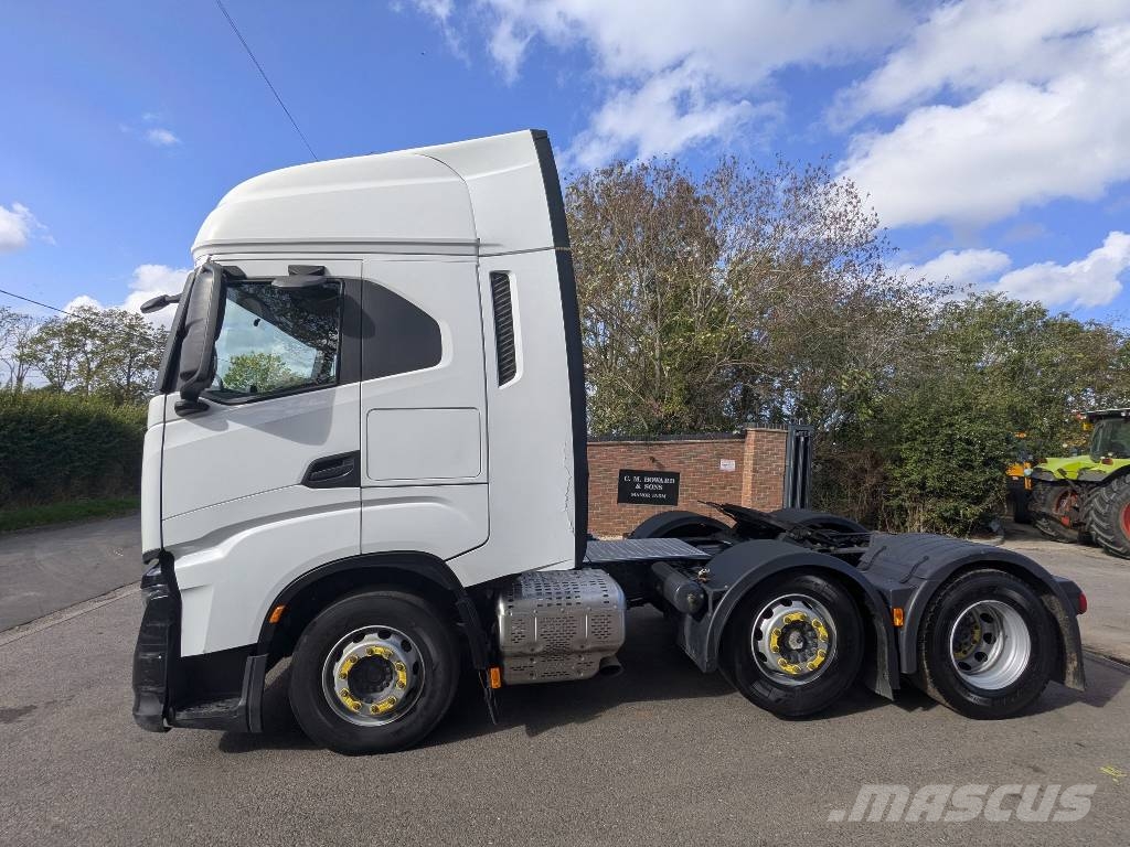 Iveco S-Way 460 中古トラクターヘッド | トレーラーヘッド
