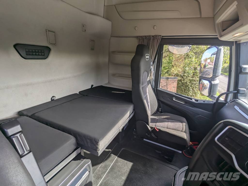 Iveco S-Way 460 中古トラクターヘッド | トレーラーヘッド