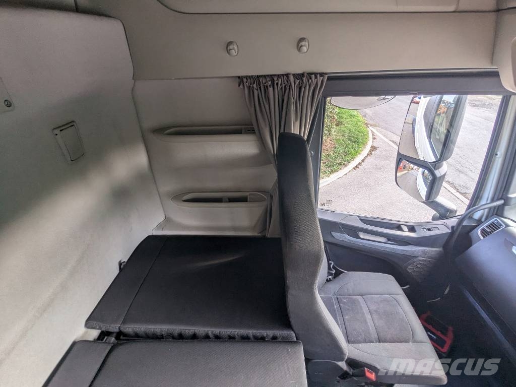 Iveco S-Way 460 中古トラクターヘッド | トレーラーヘッド