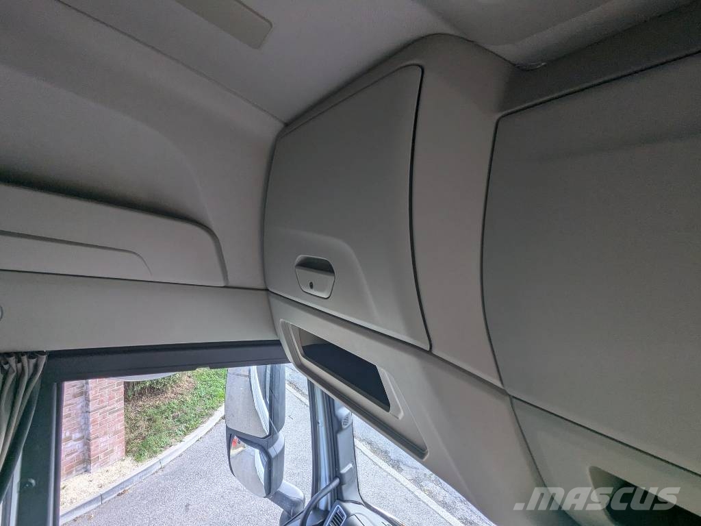 Iveco S-Way 460 中古トラクターヘッド | トレーラーヘッド