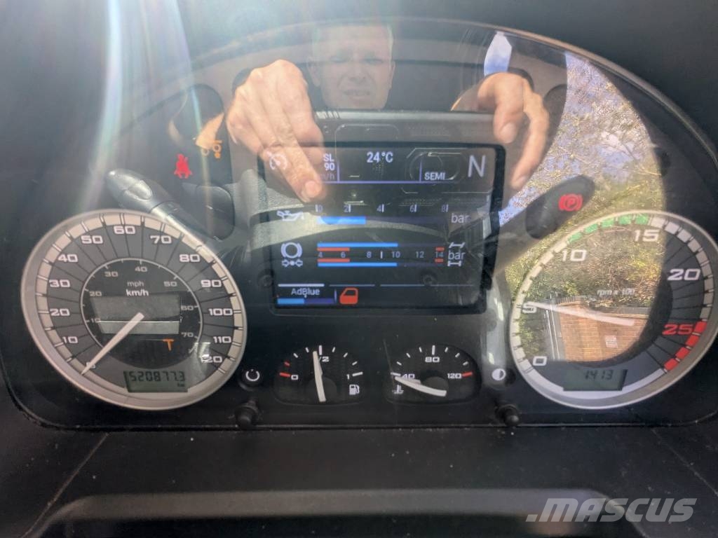 Iveco S-Way 460 中古トラクターヘッド | トレーラーヘッド