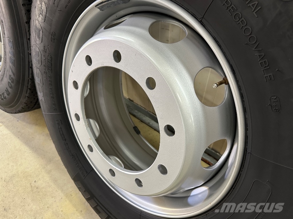 Michelin XFN2+ 315/80 käytetyt eturenkaat uusilla vanteilla Pneumatiky, kolesá a ráfiky