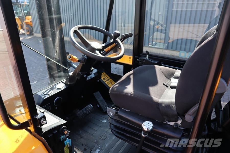 JCB 940-4 T4 Valid inspection, Diesel, 4x4 Drive, 3700 Empilhadores todo-terreno