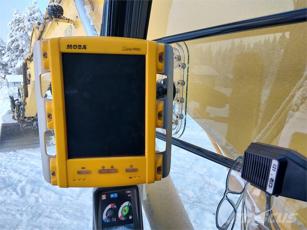 New Holland Kobelco E260 CSR حفارات زحافة