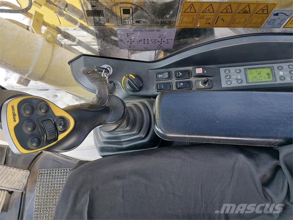 New Holland Kobelco E260 CSR حفارات زحافة