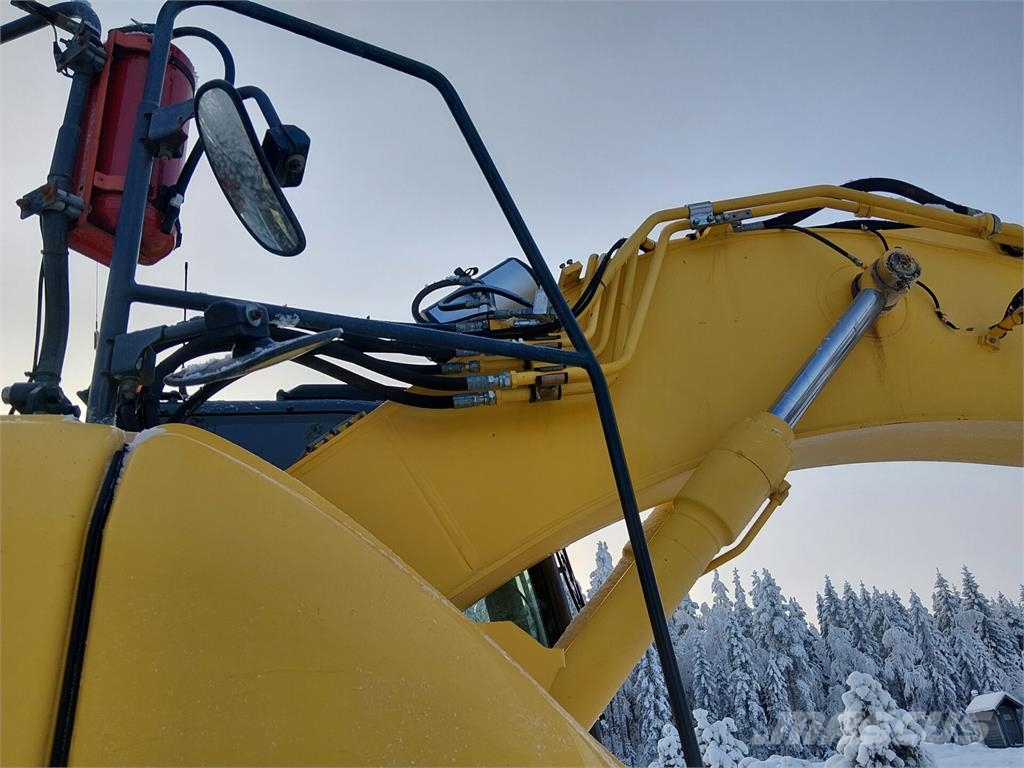 New Holland Kobelco E260 CSR حفارات زحافة