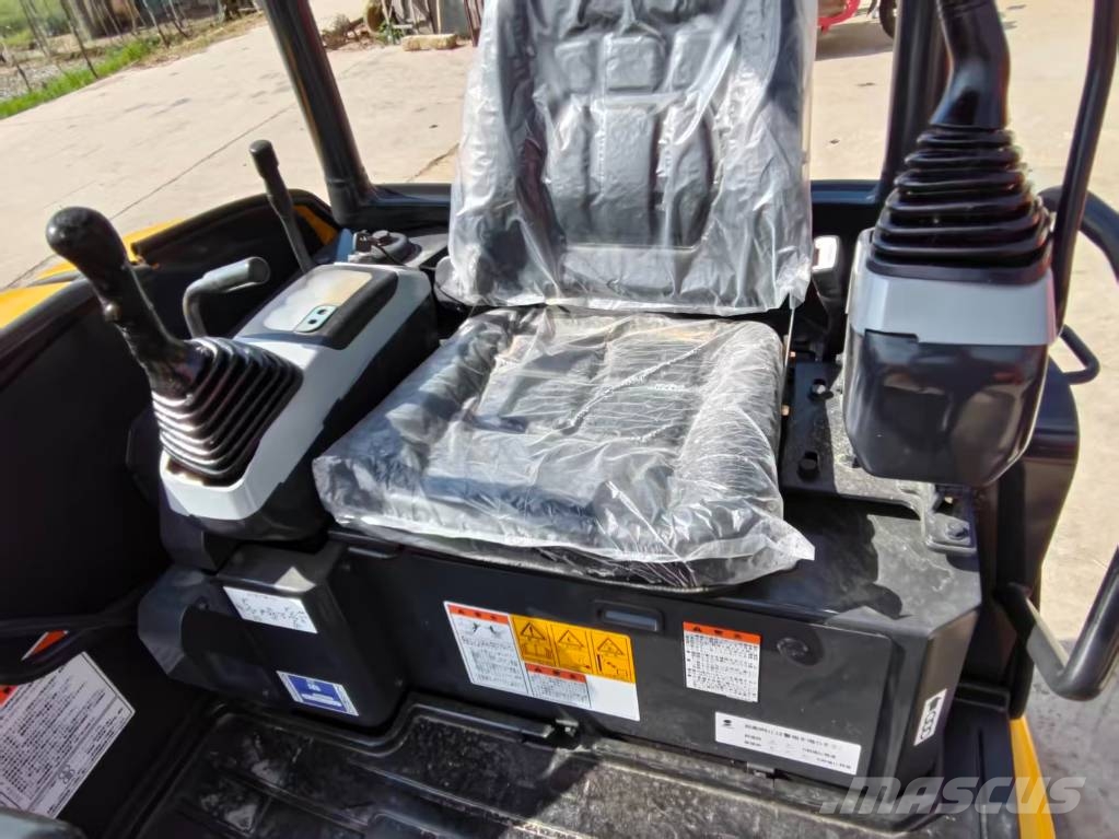 Komatsu PC 20 대형 굴삭기 29톤 이상