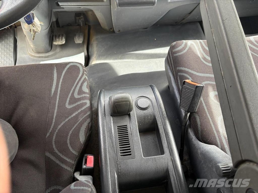 Iveco EUROCARGO 90E18 + EURO 5 + LOW KM + 3 SEATS شاحنات بغطاء جانبي