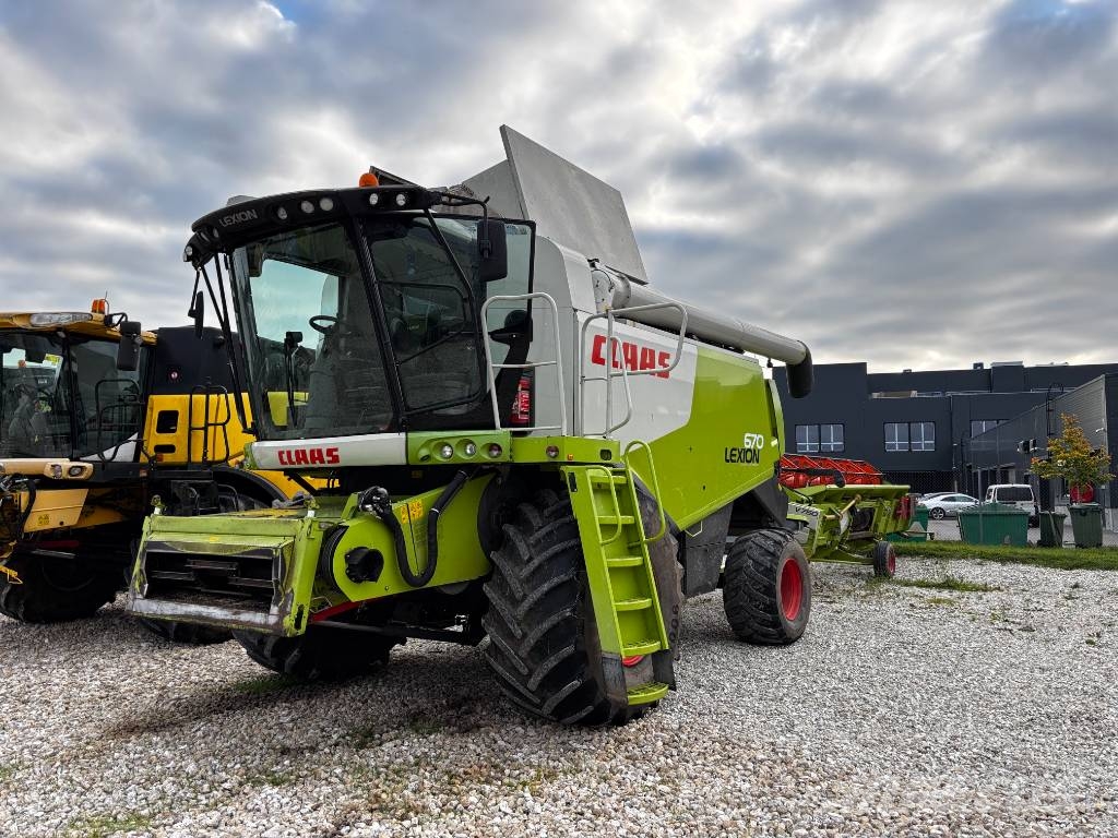CLAAS Lexion 670 Colheitadeiras