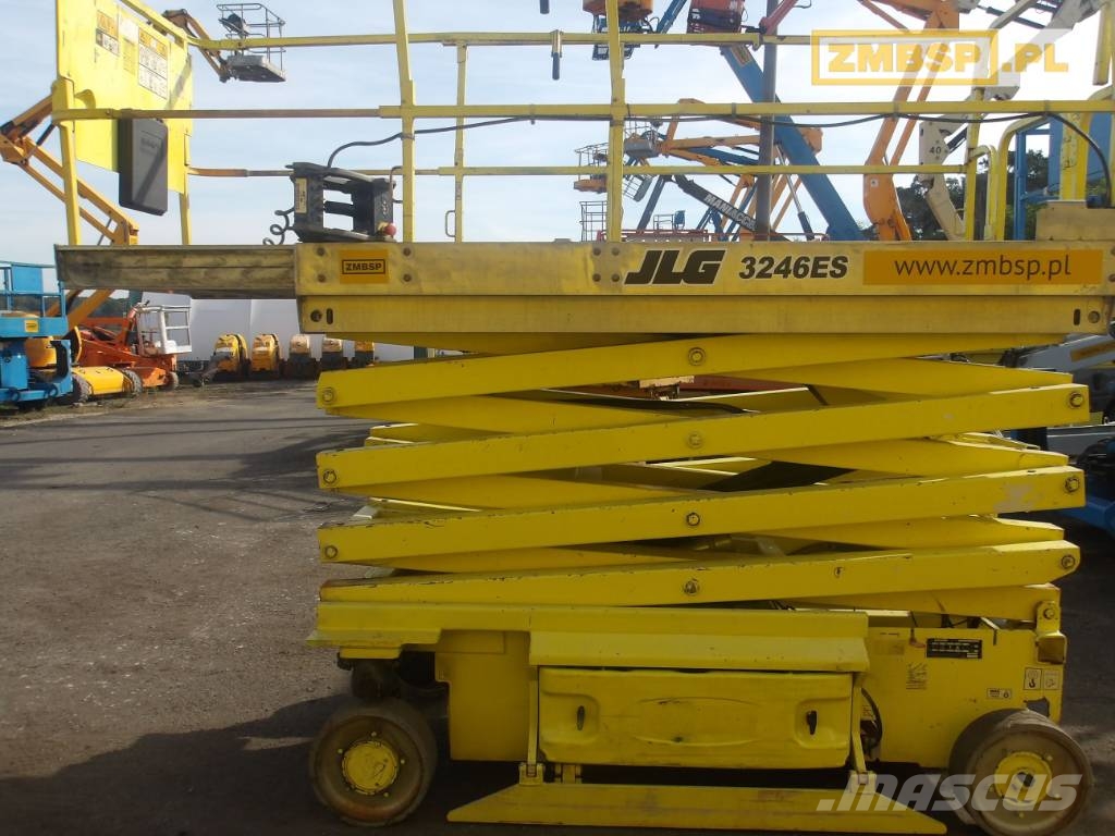 JLG 3246 ES Šķerveida pacēlāji