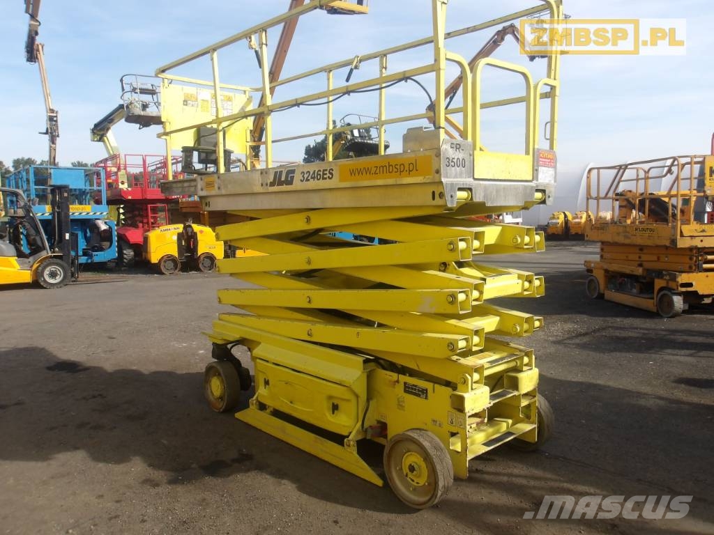 JLG 3246 ES Šķerveida pacēlāji