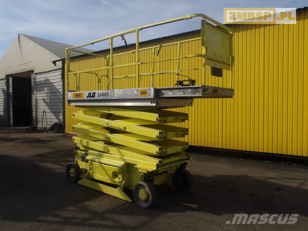 JLG 3246 ES Šķerveida pacēlāji