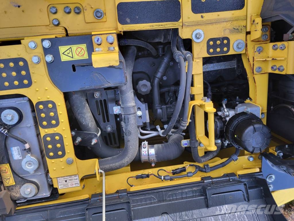 Komatsu PC228USLC-11 Escavadeiras de esteiras