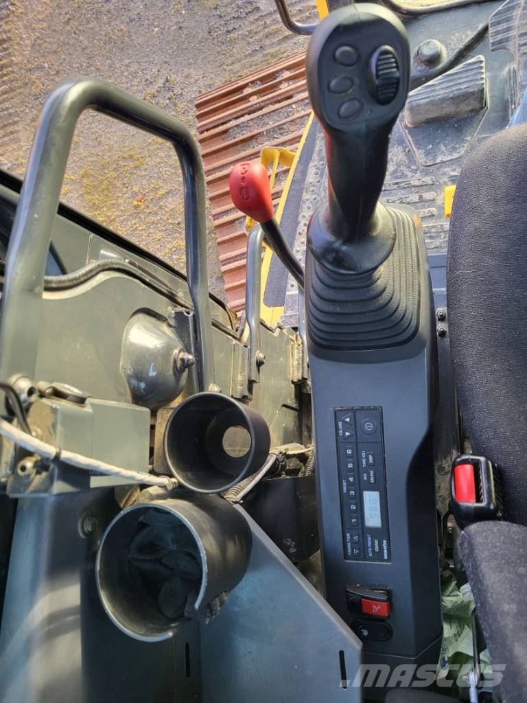 Komatsu PC228USLC-11 Escavadeiras de esteiras