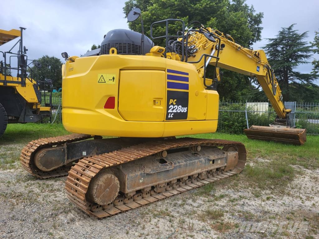 Komatsu PC228USLC-11 Escavadeiras de esteiras