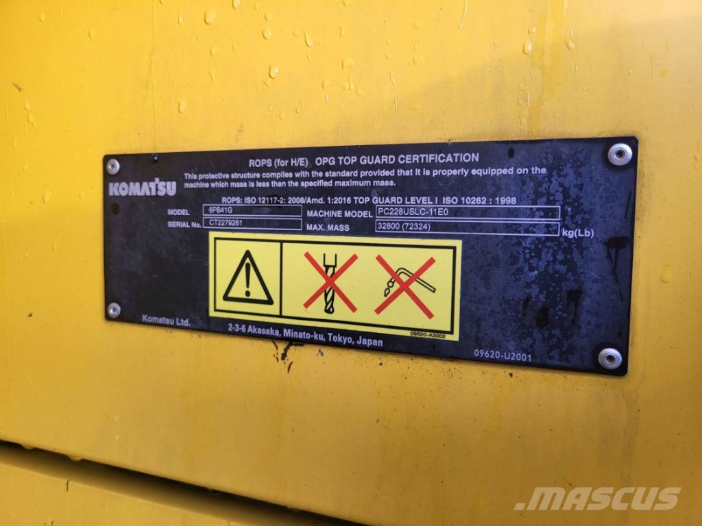 Komatsu PC228USLC-11 Escavadeiras de esteiras