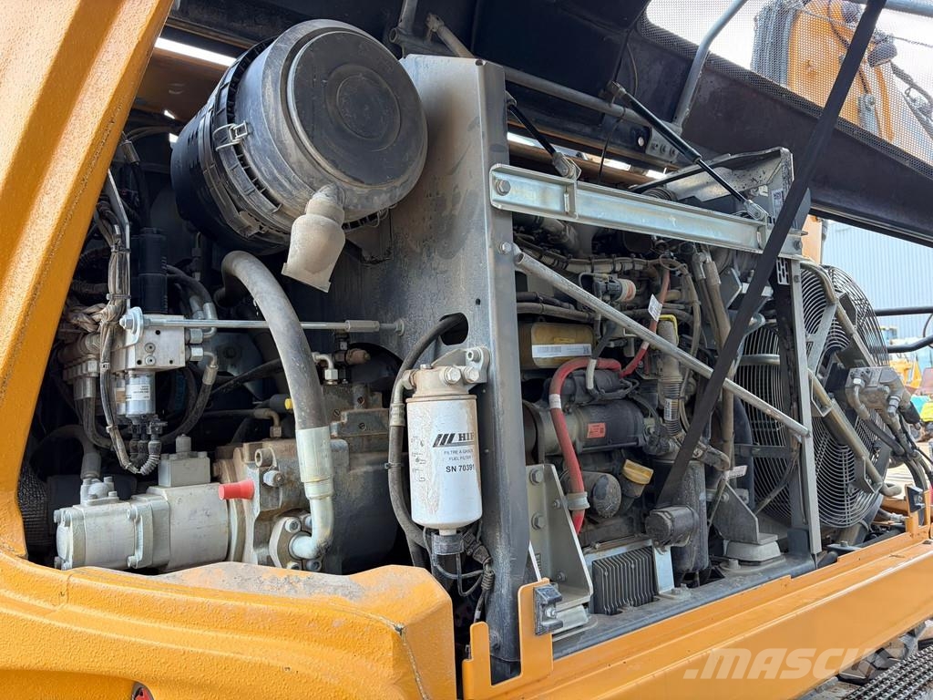 Liebherr A910 Compact Gumikerekes kotrók