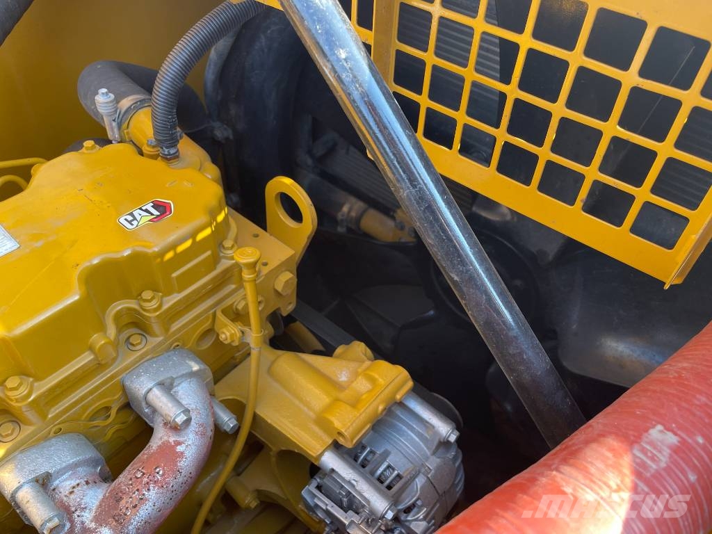 CAT 336 Гусеничні екскаватори