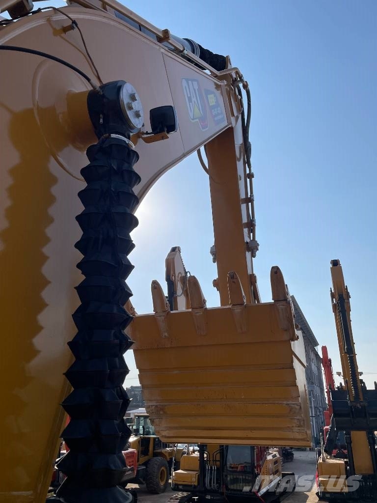 CAT 336 Гусеничні екскаватори