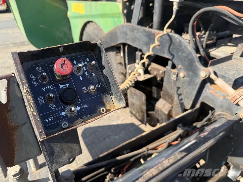 Dynapac F6-4W معدات السفلتة