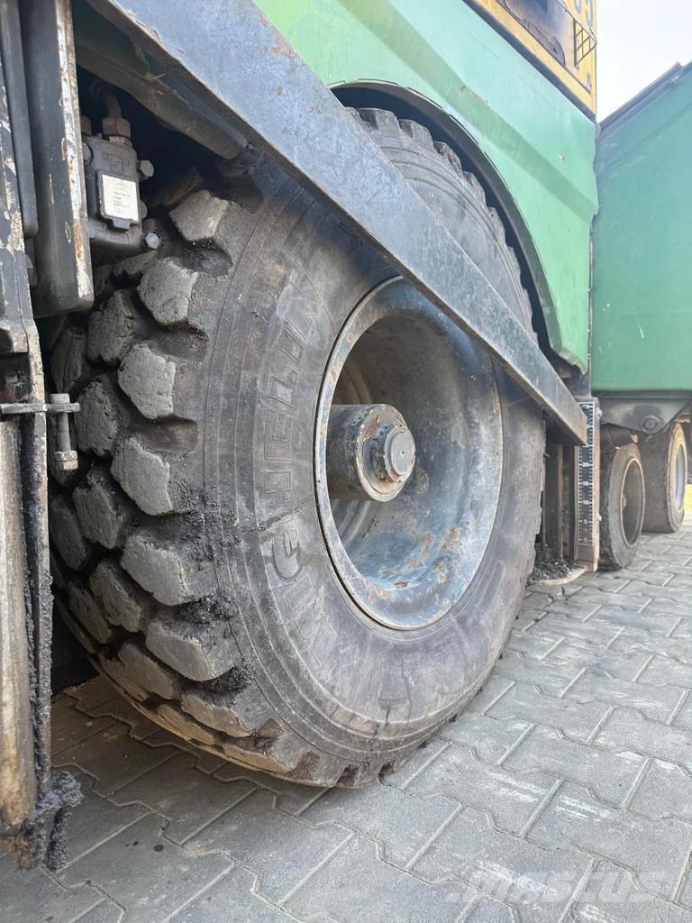 Dynapac F6-4W معدات السفلتة