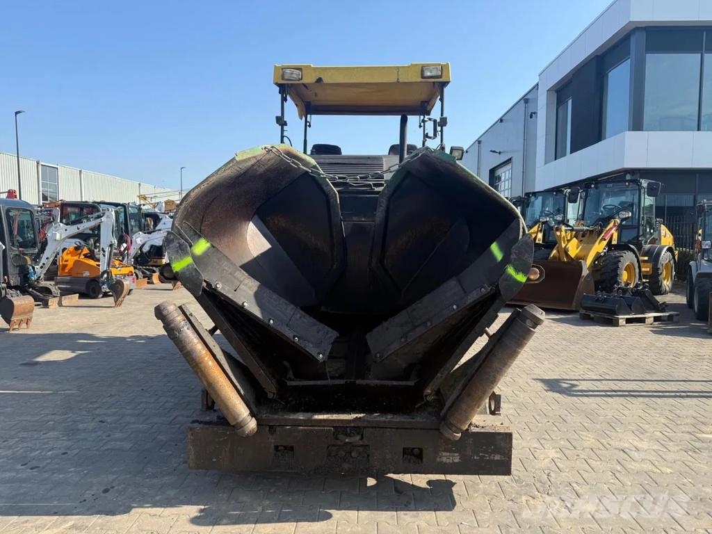 Dynapac F6-4W معدات السفلتة