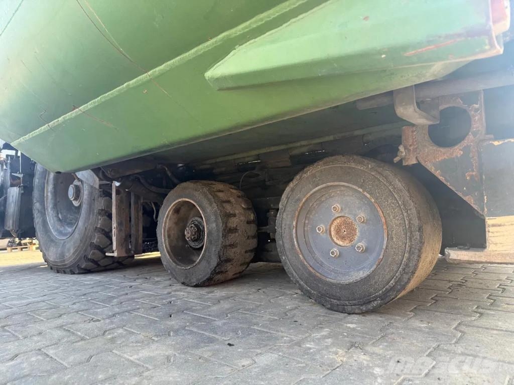 Dynapac F6-4W معدات السفلتة