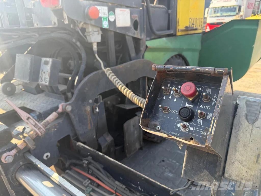 Dynapac F6-4W معدات السفلتة