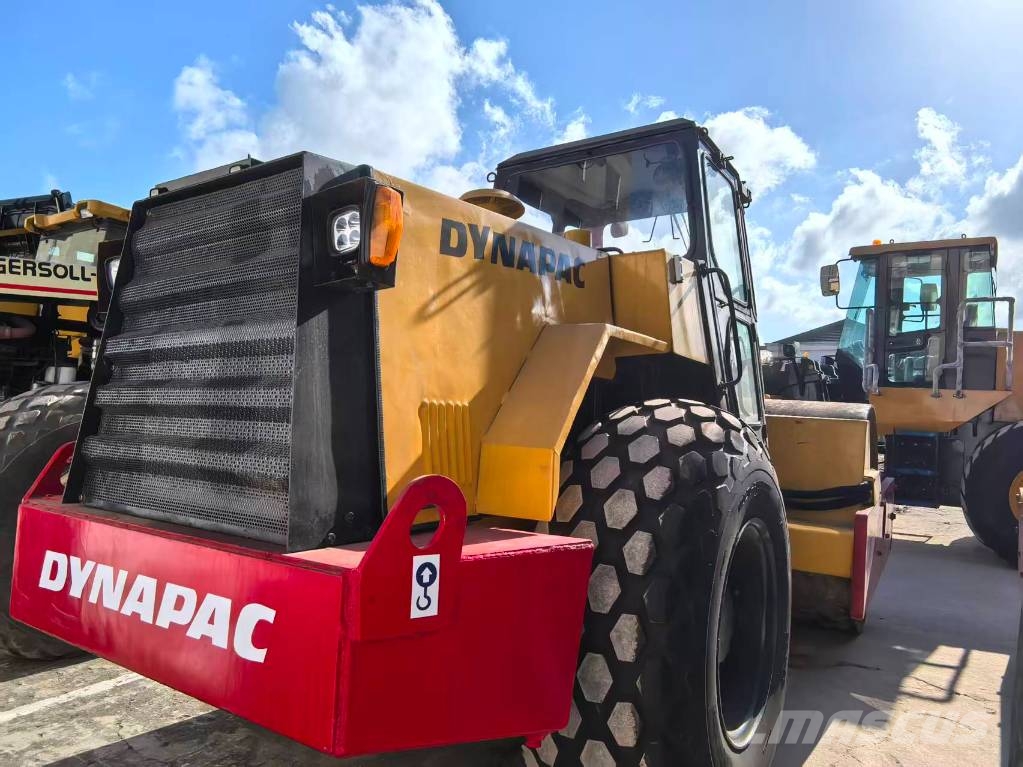 Dynapac ca30d مداحل أحادية الأسطوانة