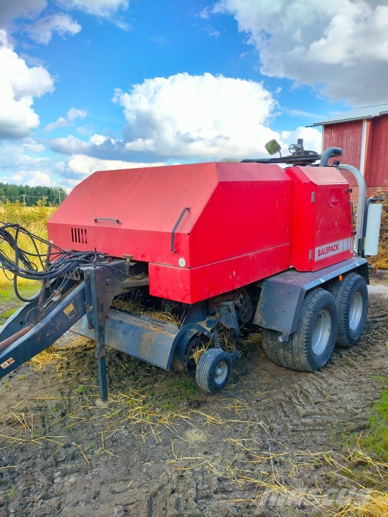 Vicon RF135 圓型牧草打包機